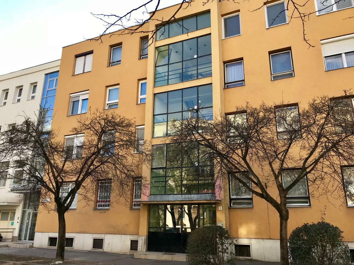 Ella Apartman Дебрецен Екстер'єр фото
