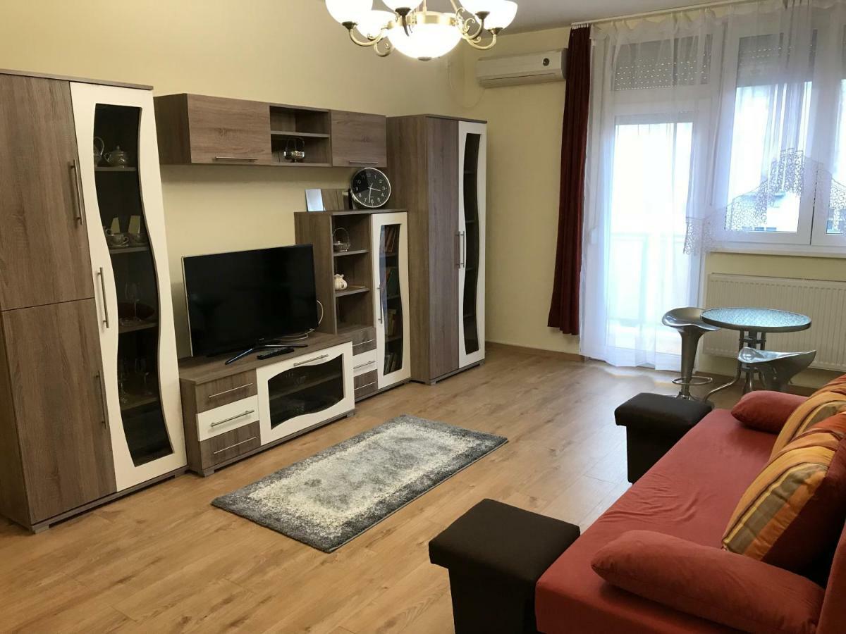 Ella Apartman Дебрецен Екстер'єр фото